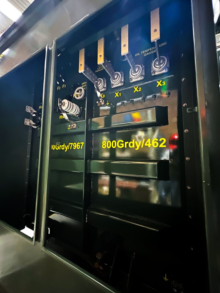 Transformador tipo pedestal Radial 2000 kVA Internacional-6